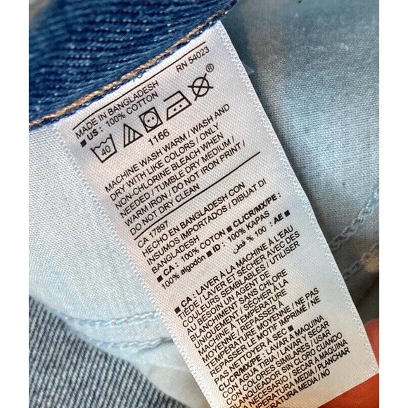 NWT Old Navy Cut Off Denim Shorts Size 18 Women’s Blue MSRP $39.99 - Picture 5 of 8